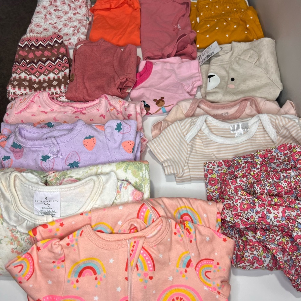 19 pc 0-3 months baby girl bundle!
